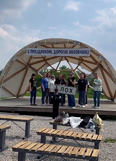В саратовском селе Лох украли последние указатели и табличку для фотозоны